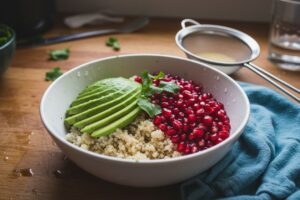 Bowl de quinoa, avocat et grenade